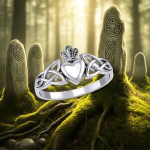 Irish Claddagh and Celtic Knotwork Sterling Silver Ring, Sizes 7, 8 and 10